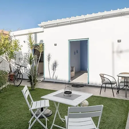 M City Apartments, Garden 2 *