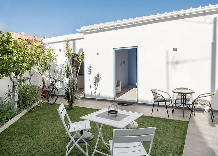 M City Apartments, Garden 2 *